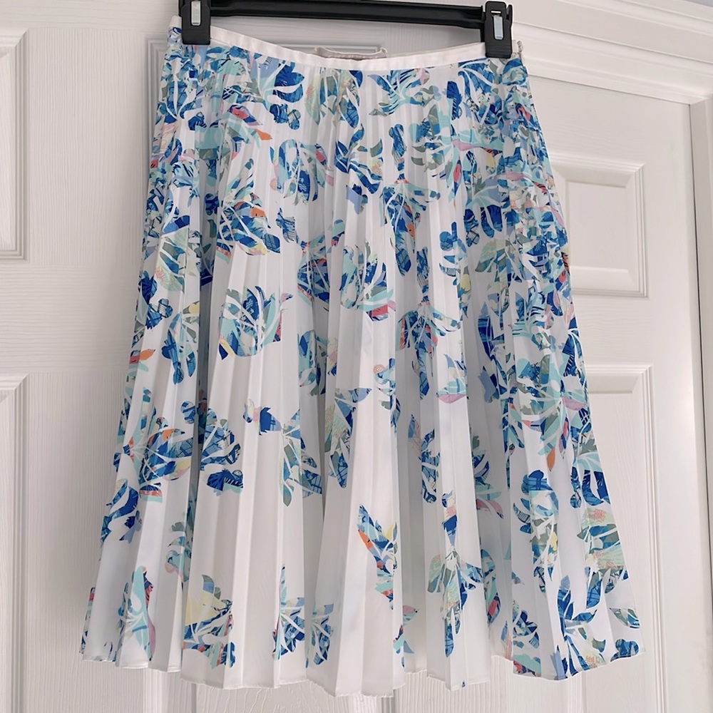 Cacharel summer pleated knee length skirt. XS